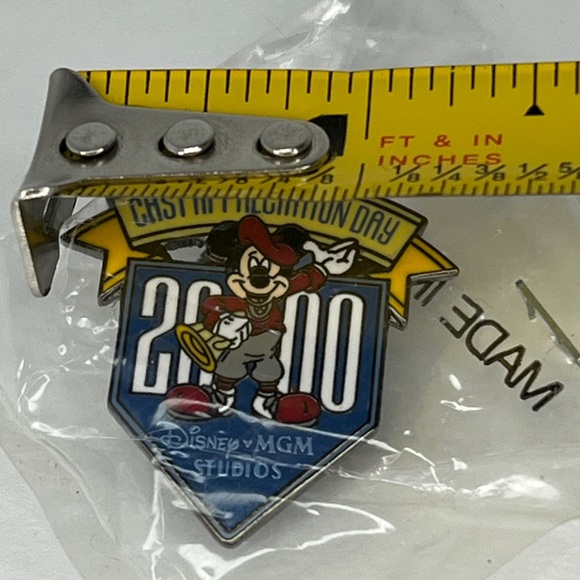 Disney Pin MGM Studios Cast Appreciation Day Director Mickey 2000 - Picture 5 of 5